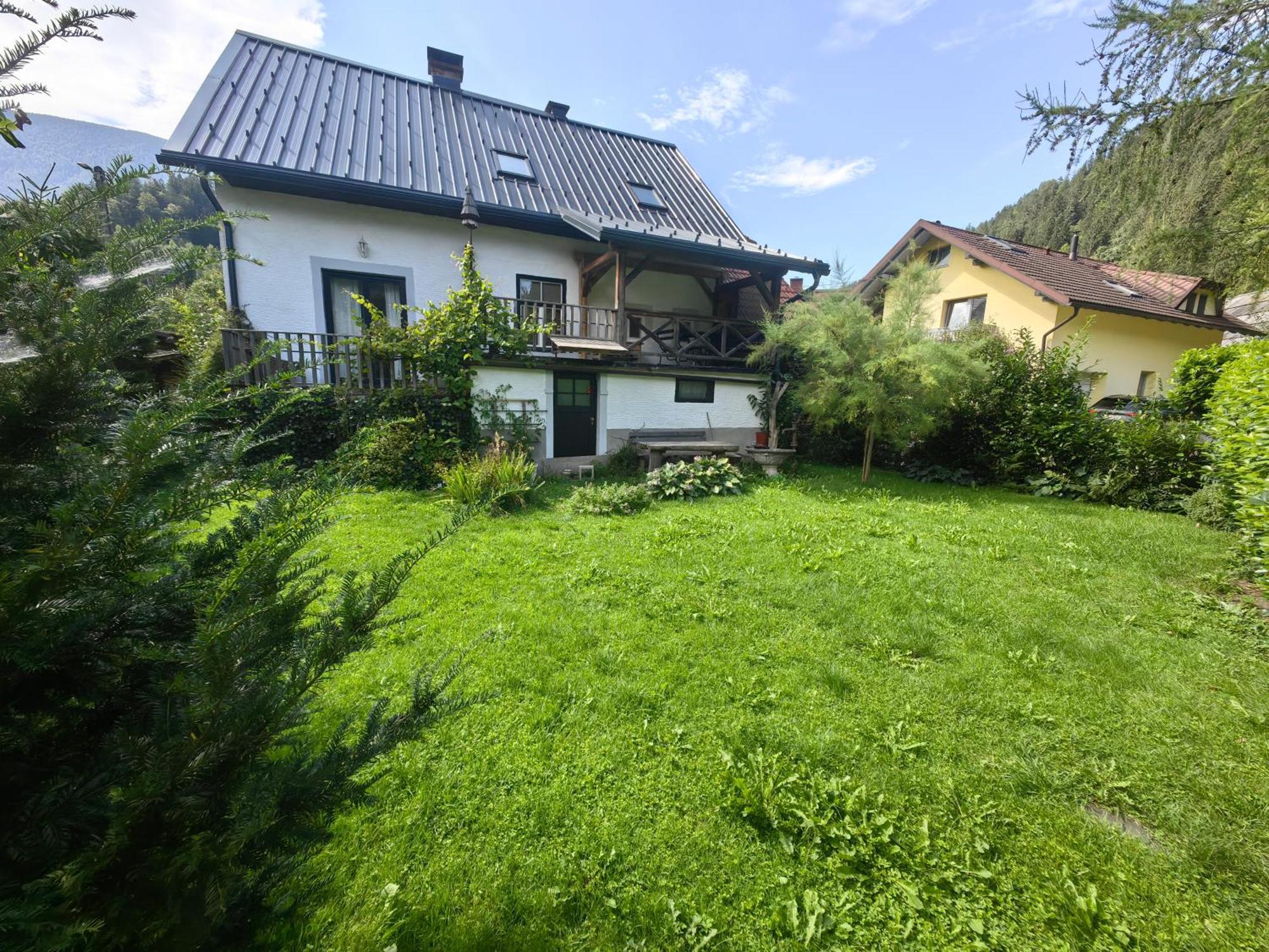 Hisa Hortenzija Luče Extérieur photo